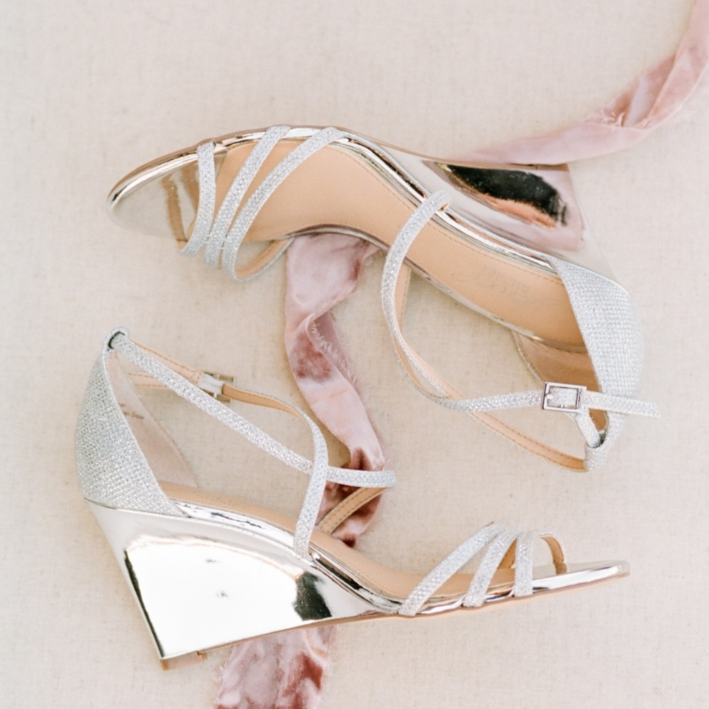 Jewel Badgley Mischka Hunt Evening Wedge- Size 7